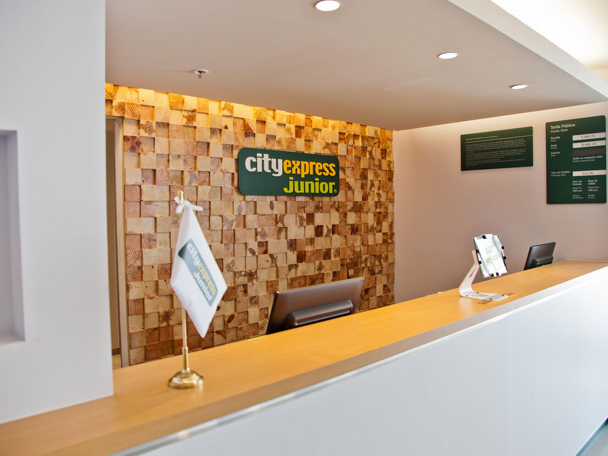 City Express Junior By Marriott Puebla Angelopolis エクステリア 写真